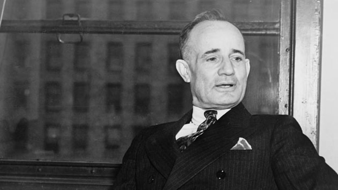 Dincolo de limite în împlinirea visurilor: Napoleon Hill și copilul său surdomut