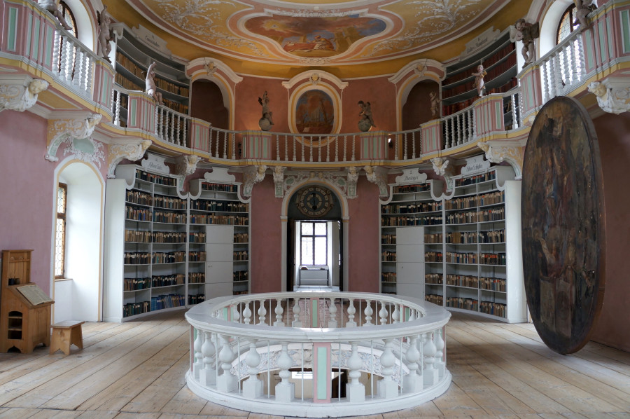 Carte și bibliotecă: o (nu chiar) lungă istorie, din neolitic până în secolul al XIX-lea